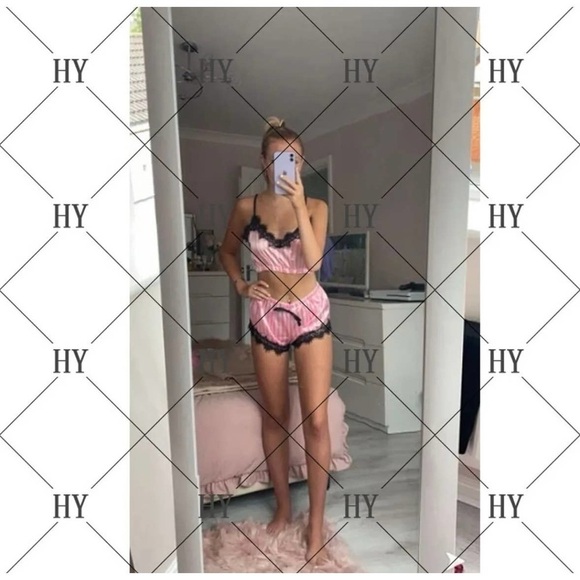 Chic Noir Elegance: Black Lace & Pink Silk Lingerie Pajama Shorts Set - Picture 6 of 7